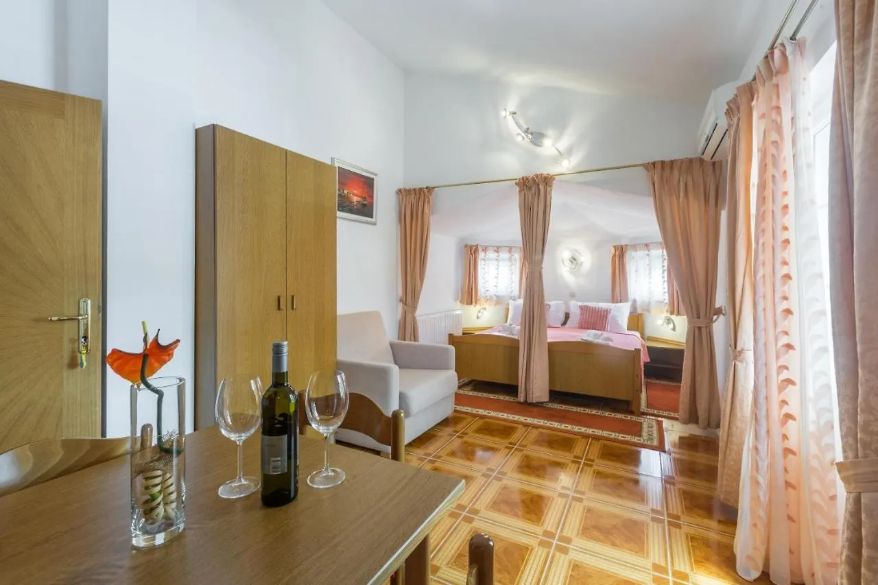 Studio Apartmani Marcela Poreč 0*,